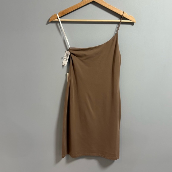Aritzia - Babaton Contour One Shoulder Dress - Picture 1 of 7